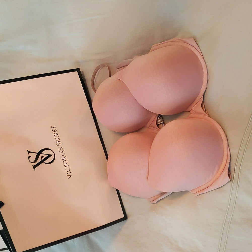 Victoria's Secret T-shirt Push Up Bra